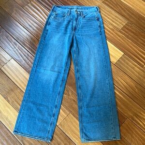American Eagle Wide Leg Medium Wash Jeans - size 6